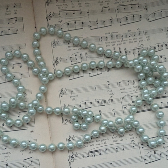 Vintage Blue Pearl Necklace - Picture 8 of 10